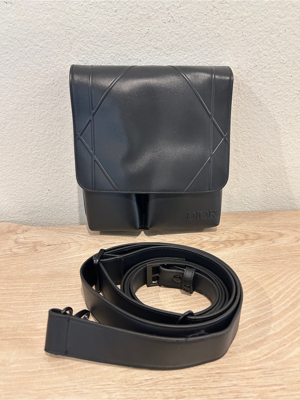 New Dior Beauty Cosmetic Crossbody Bag in Black, Extra belt included